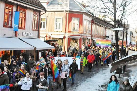 Pride paraden fra Lillehammers vinterpride 