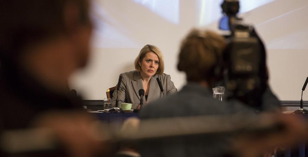 Politidirektør Benedicte Bjørnland holder pressekonferanse.