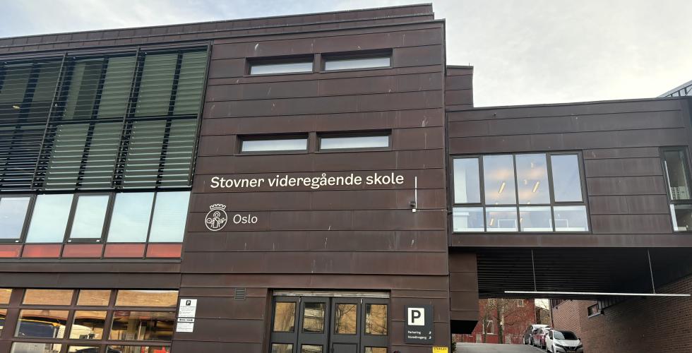 Utenfor Stovner videregående skole. 
