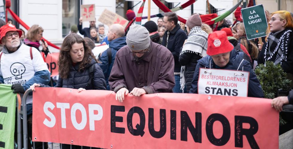 Stopp Equinor plakat, demonstrasjon