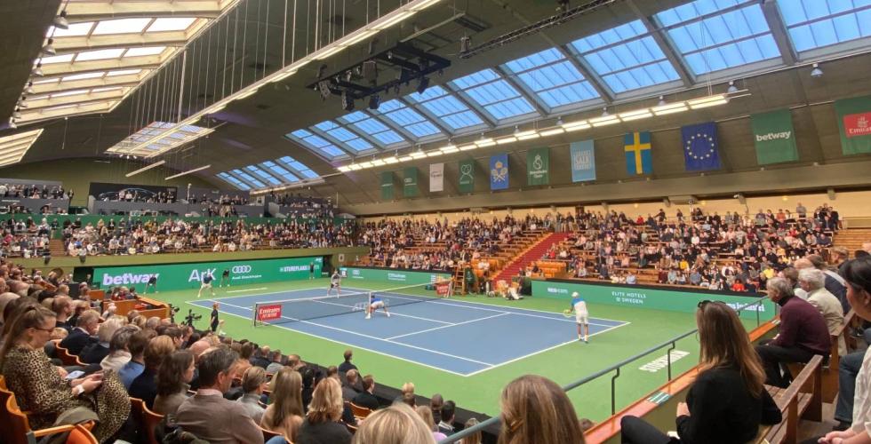 Tennisbane i Stockholm, finale, folk på banen