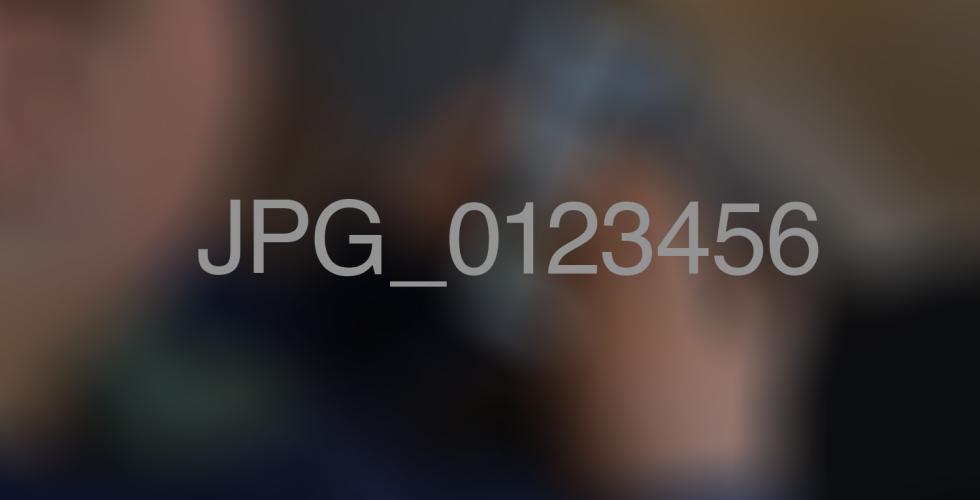 En dus bakgrunn viser "JPG_0123456"