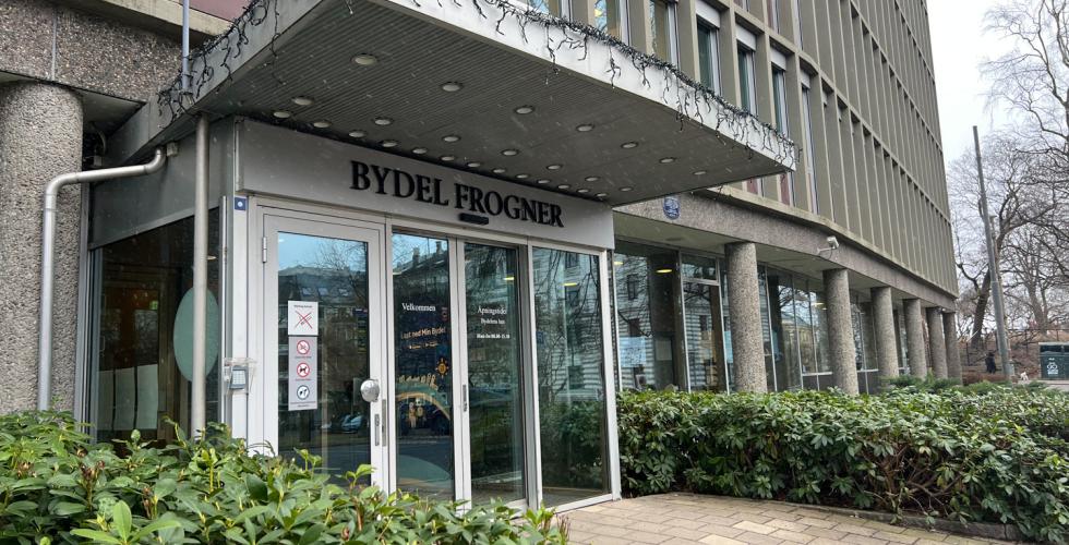 Inngangen til bydelsadministrasjonens hus i Frogner