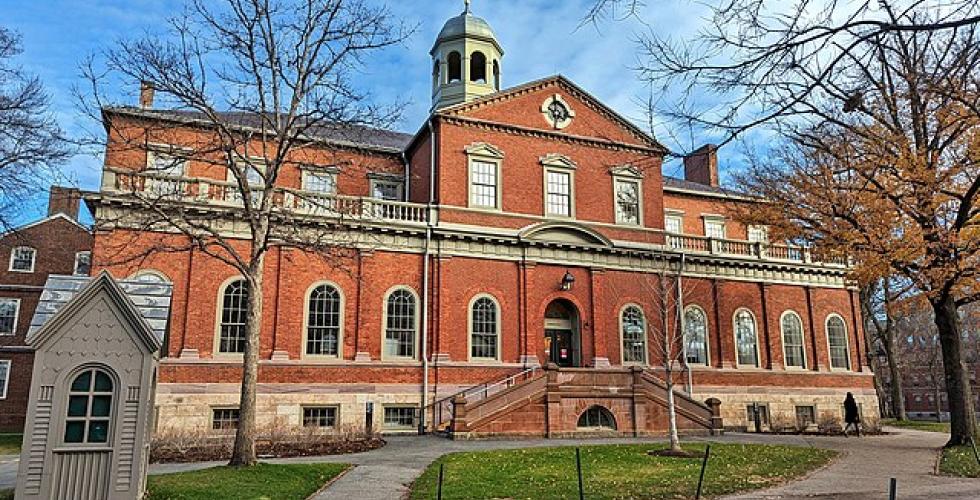 harvard university på en vakker sommerdag