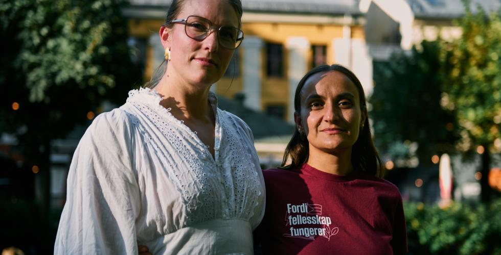 R&oslash;dt sine Oslos f&oslash;rstekandidater Maren Kurd&oslash;l og Seher Aydar.