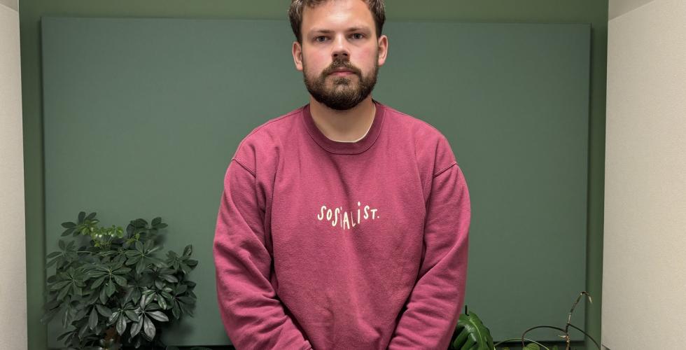 Audun Hammer Hovda inne på SVs hus
