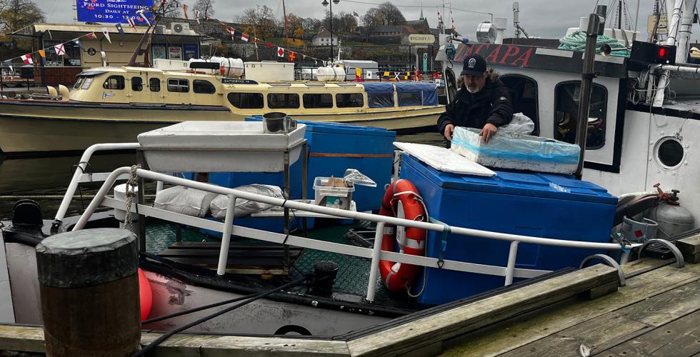 Sigurd er en lokal fisker i Oslofjorden. Han selger reker og fisk