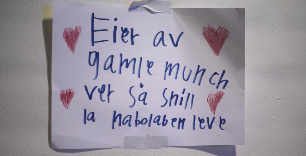 Plakat laget av barn som ønsker at nabolaget skal leve videre.