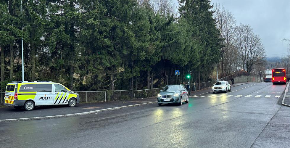 Bildet av Grorud lyskryss og politi
