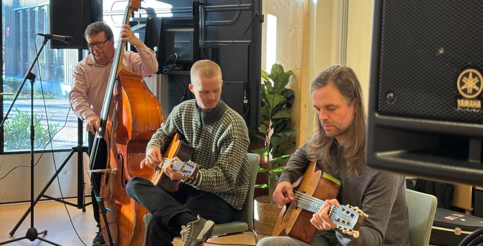 tre av medlemmene i Hot Club de Norvege