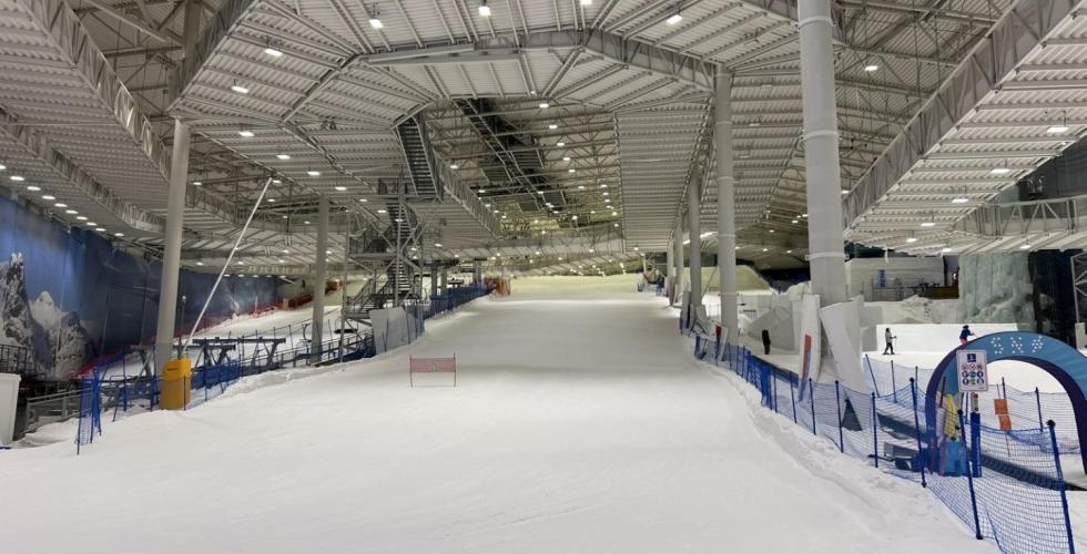 Inne i SNØ-hallen på Lørenskog
