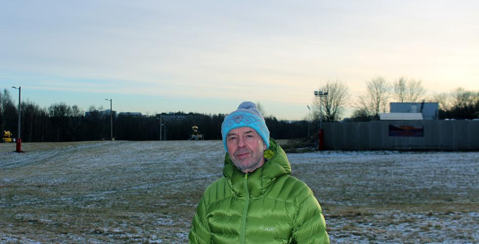 Per Ivar står på Voksenjordet