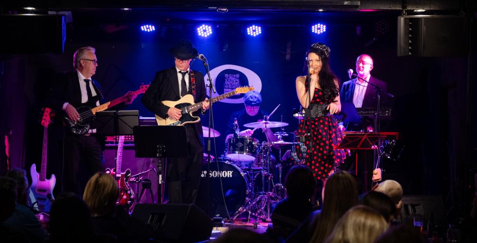 Vintage Winehouse på scenen.