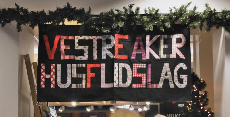 Hjemmelaget tekstilbanner på Vestre Aker Husflidslags julemarked