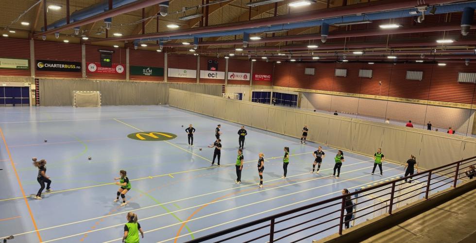 Romerike Ravens p&aring; h&aring;ndballtrening