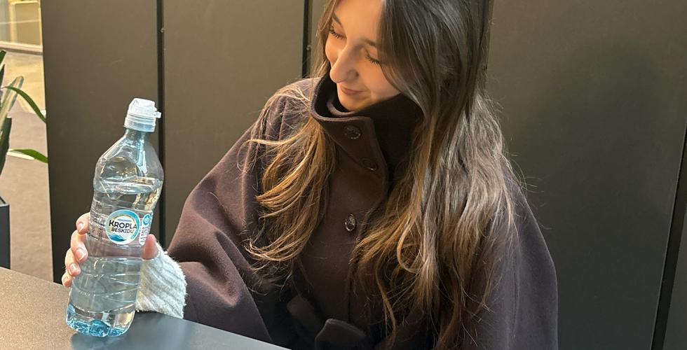 Camilla Wahl med vannflasken sin