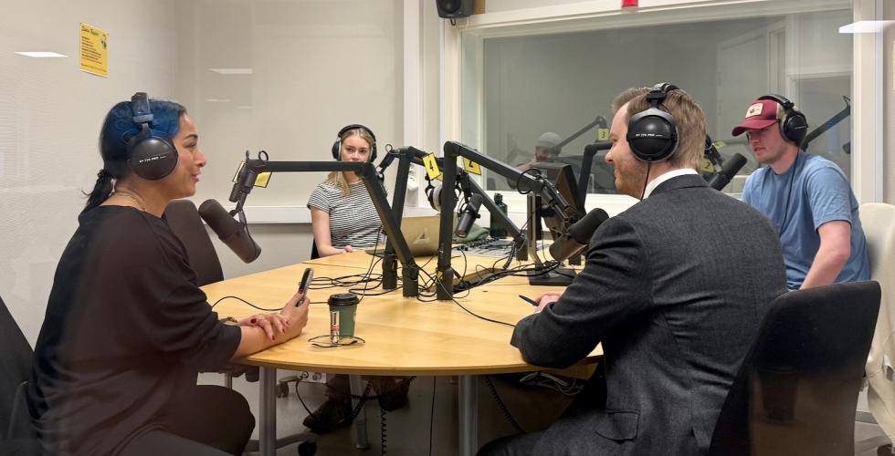 Debatt med R&oslash;dt-politiker og FrP-politiker i lydstudio