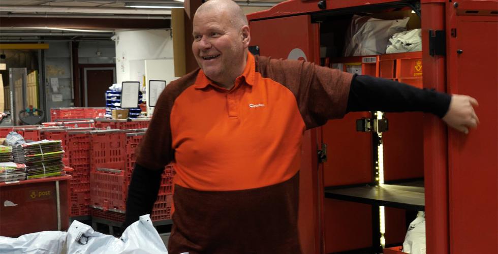 mann glad r&oslash;d post