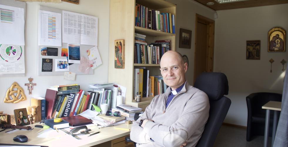 Sogneprest i &Oslash;ster&aring;s kirke, Arnfinn Eng