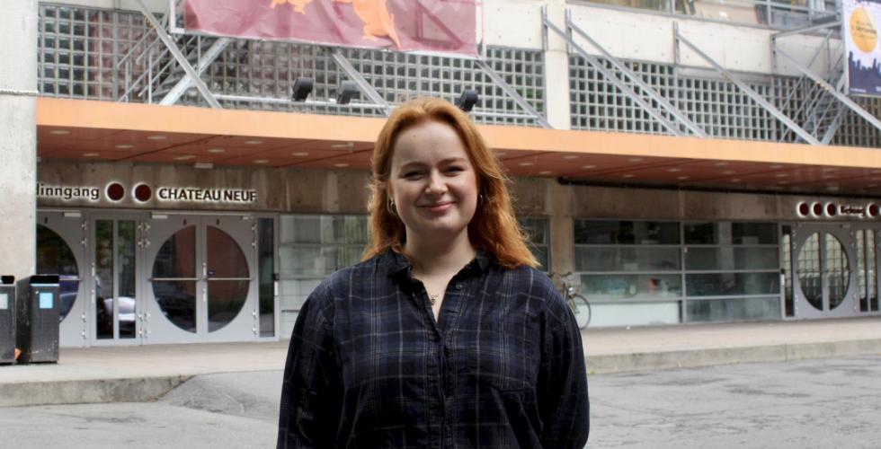 Ny ansvarlig redakt&oslash;r for RadioNova, Hannah Myhre, utenfor Chateu Neuf