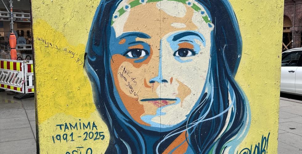 Bilde av et kunstverk dedikert til Tamima i Oslo sentrum