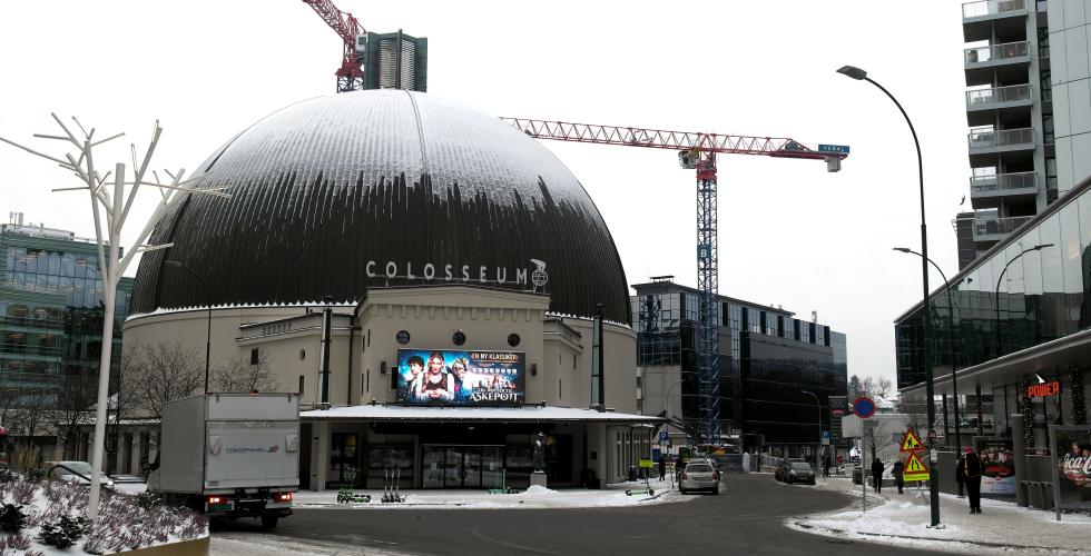 En snødekket Colosseum Kino.