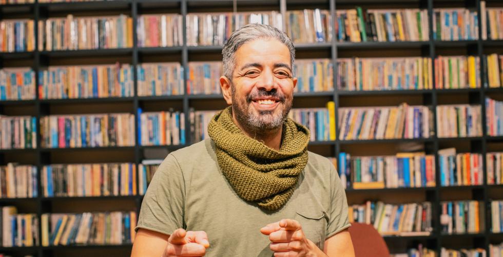 Komiker Yousef Hadoui på litteraturhuset.