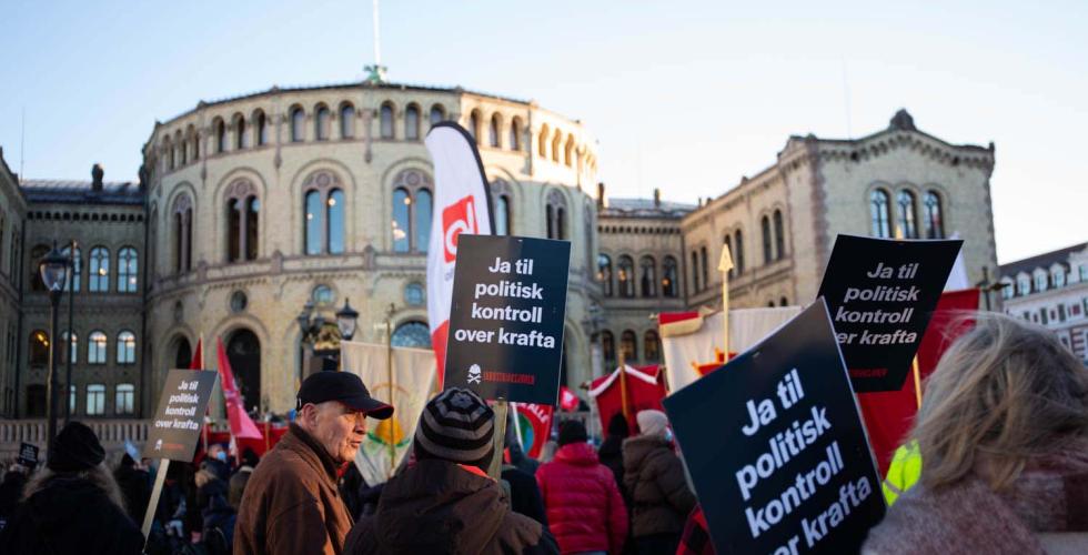 Demonstrasjon foran Stortinget