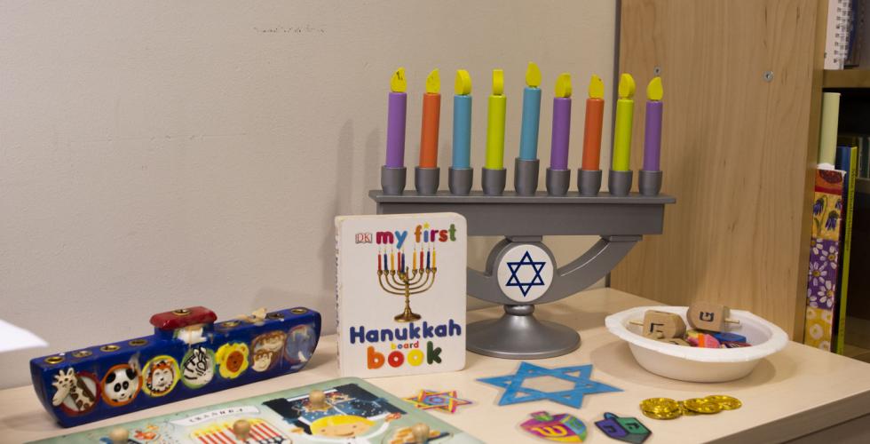 Hanukkah pynt i jødisk barnehage