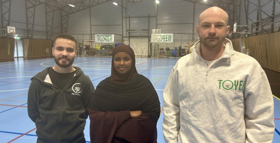 Yassin Merabet, Anisa Bashir og Øystein Olsen Amdam i Tøyen Arena