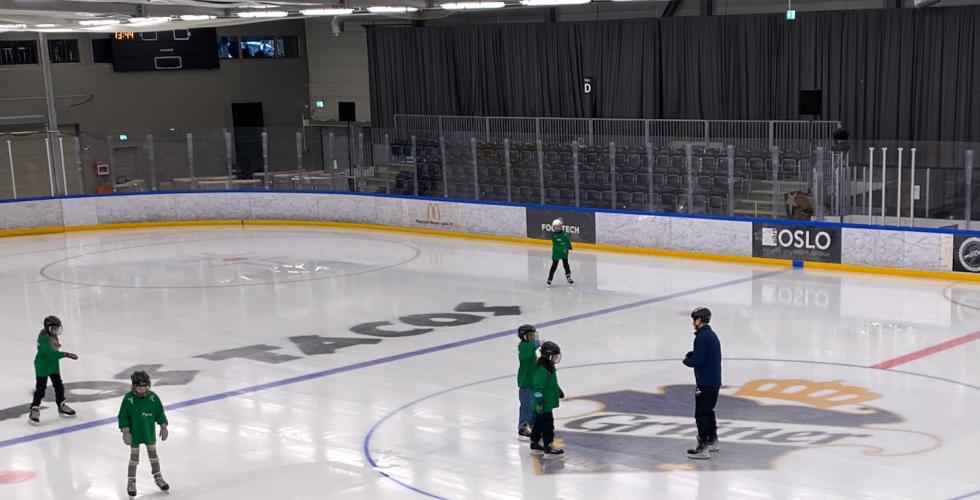 Skøyting i Grunerhallen. 