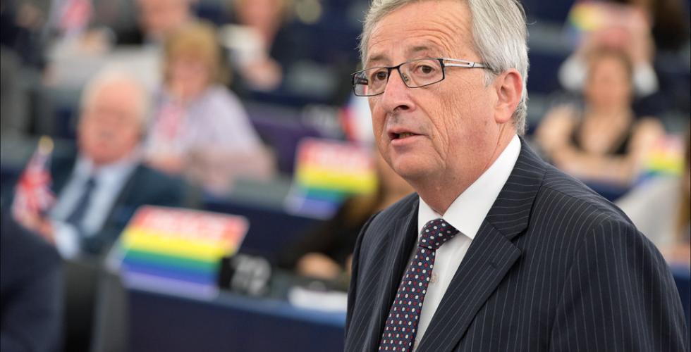 Presidenten av Europakommisjonen, Jean-Claude Juncker, under avstemming før han ble valgt.