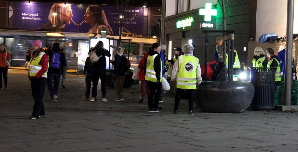 Jernbaneroget en kveld i november hvor Gateteam rigger opp for ettermiddagen.