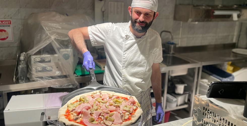 Mattia Midali spade pizza Little Italy