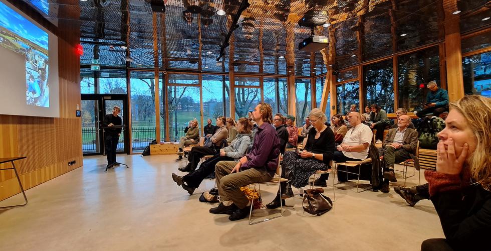 Publikum på frokost i Klimahuset