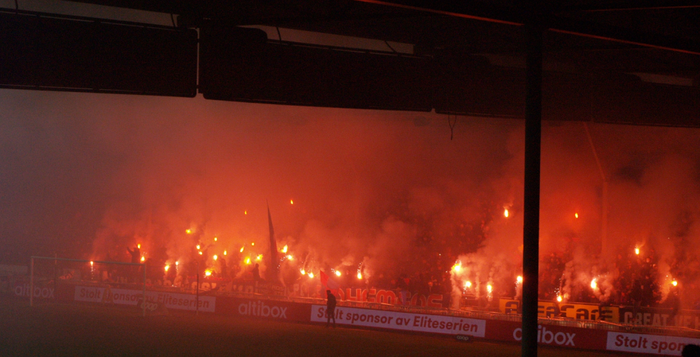 Pyro fyres av på Åråsen stadion