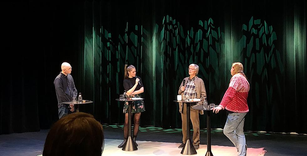 Sturla Haugsgjerd, Helge Waal, Ole Røgeberg og Anne Rokkan debatterer om rusreformen på Deichman Bjørvika. 