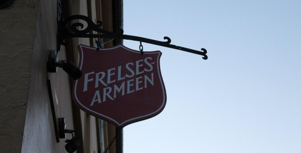 Skilt med frelsesarmeens logo