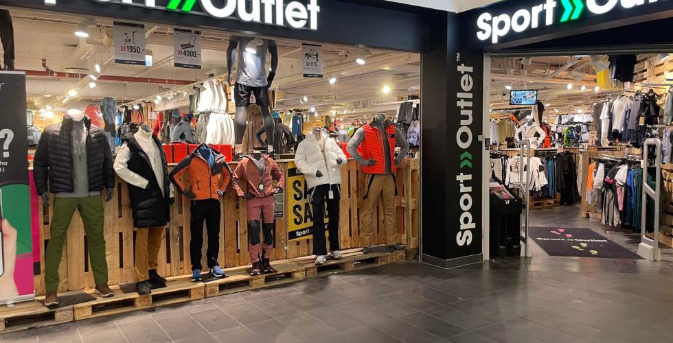 Entrance of Sport Outlet located at Stovner shopping mall