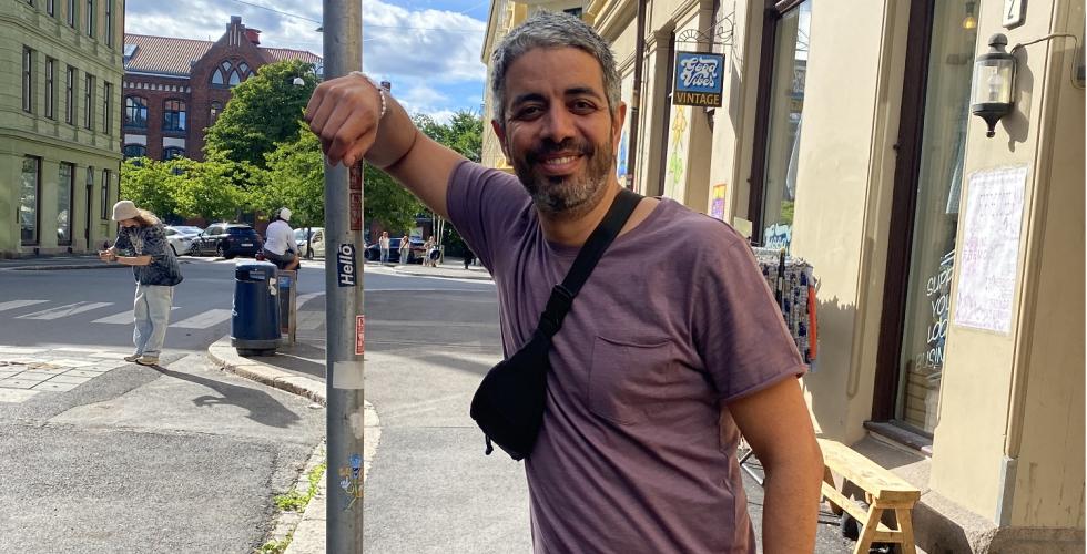 Yosef Hadoui poserer på Grünerløkka. 