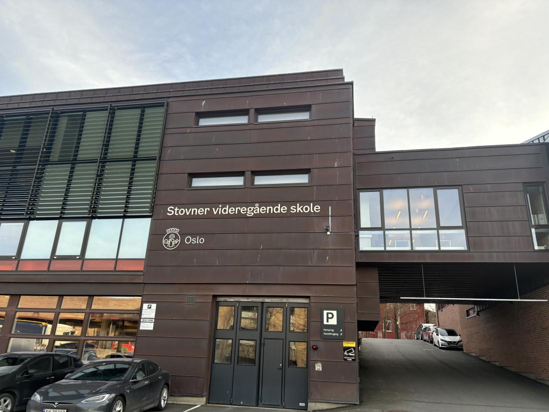 Utenfor Stovner videregående skole. 