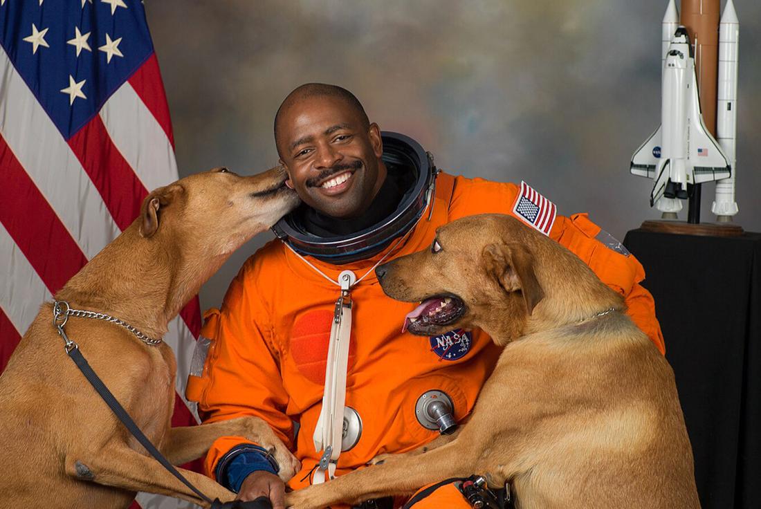 Astronaut Leland D. Melvin 