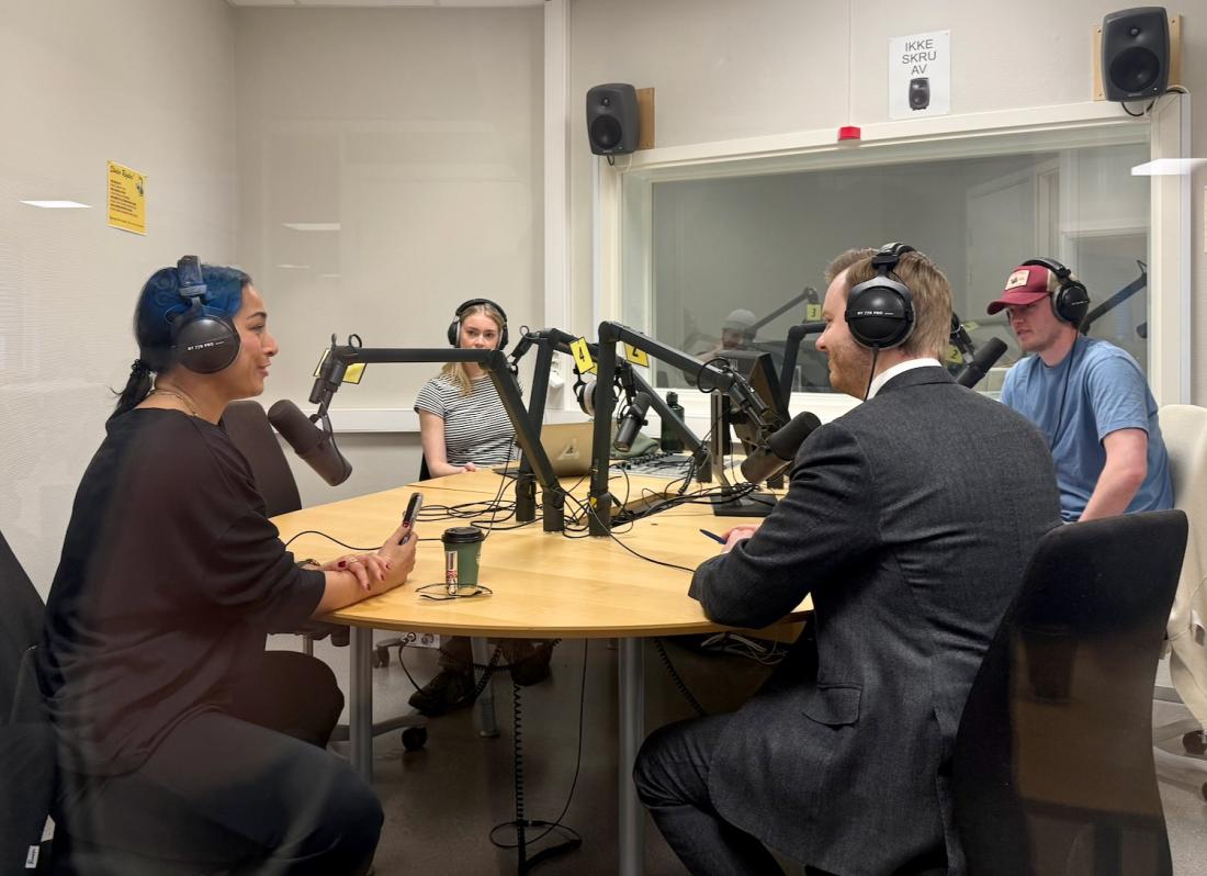 Debatt med R&oslash;dt-politiker og FrP-politiker i lydstudio