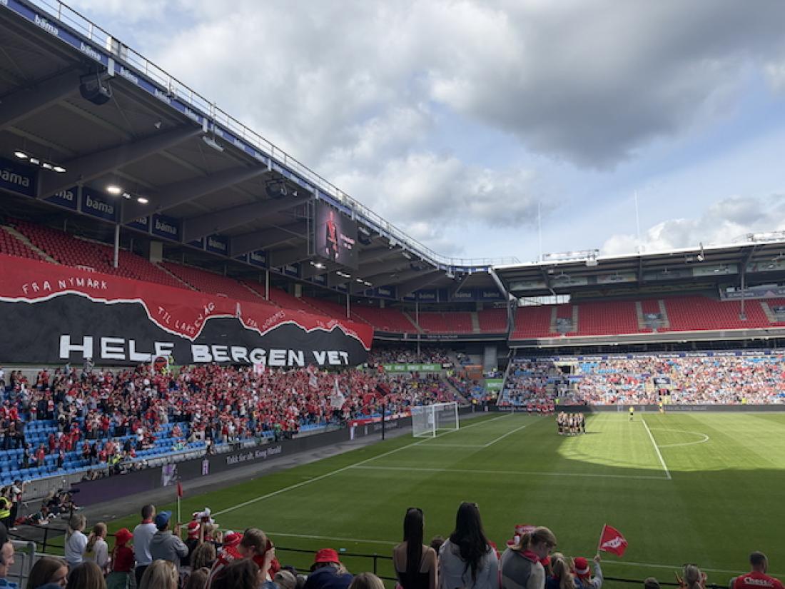 Brann supportere p&aring; cupfinalen for kvinner p&aring; Ullev&aring;l stadion
